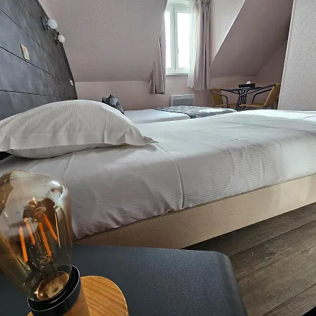 Escal Hotel 2*